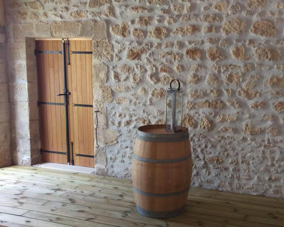 Au Coeur Des Vignobles Bed & Breakfast Saint-Estèphe Екстериор снимка