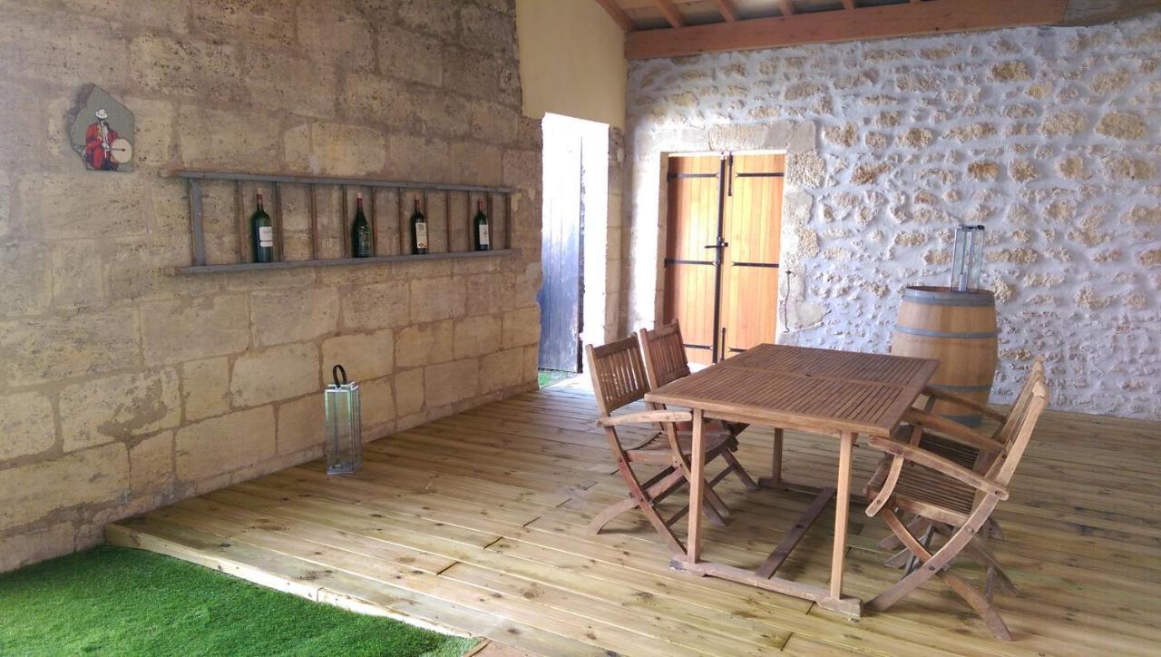 Au Coeur Des Vignobles Bed & Breakfast Saint-Estèphe Екстериор снимка